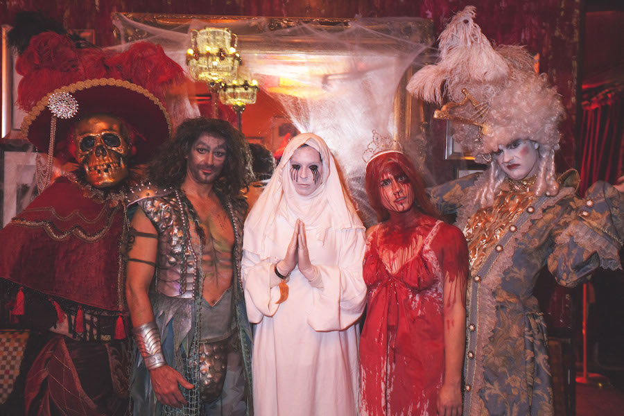 howard-browns-costume-halloween-gala-big-orange-ball_065