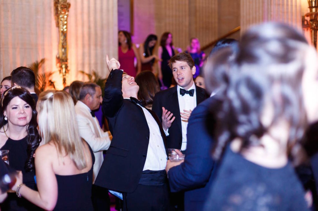 Junior League of Chicago Hosts Masquerade Ball 2017_13