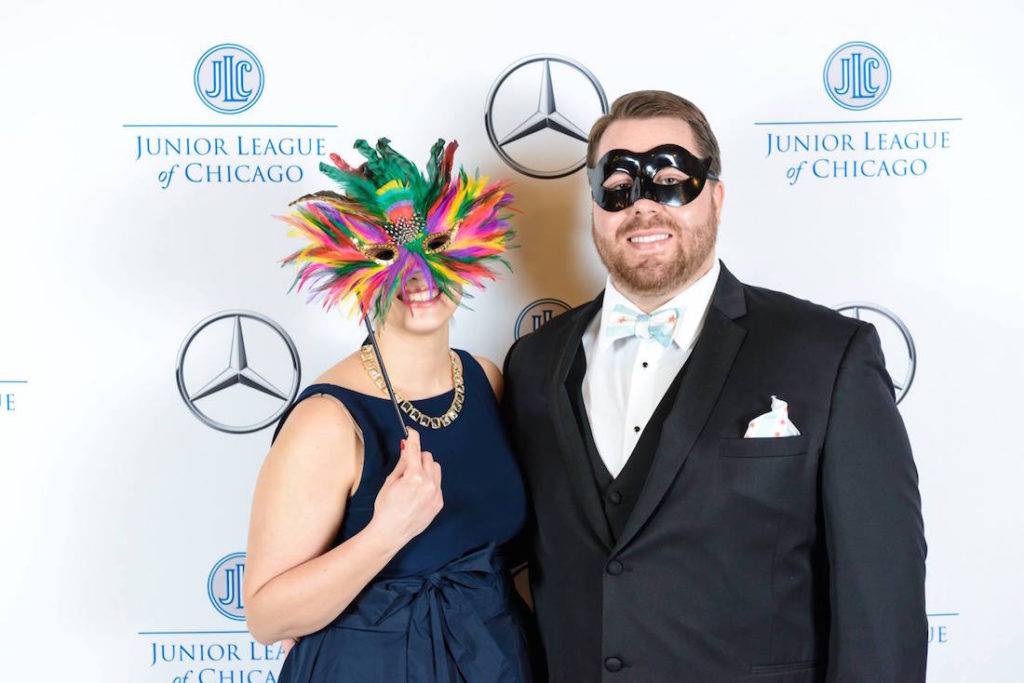 Junior League of Chicago Hosts Masquerade Ball 2017_14