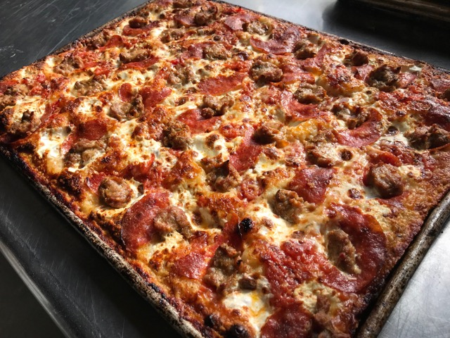 Brooklyn’s (New York) trendy pizza destination, Roberta’s is coming to Chicago for a weekend popup at Pilsen’s Dusek’s Board & Beer