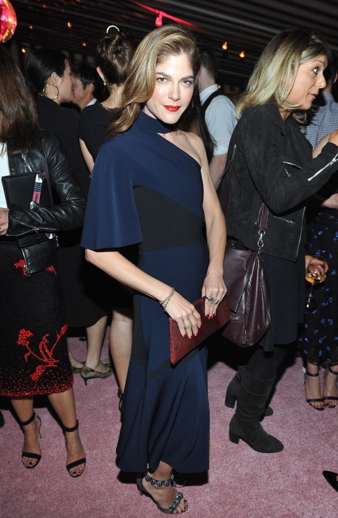 selma blair w magazine pre party golden globes 2018