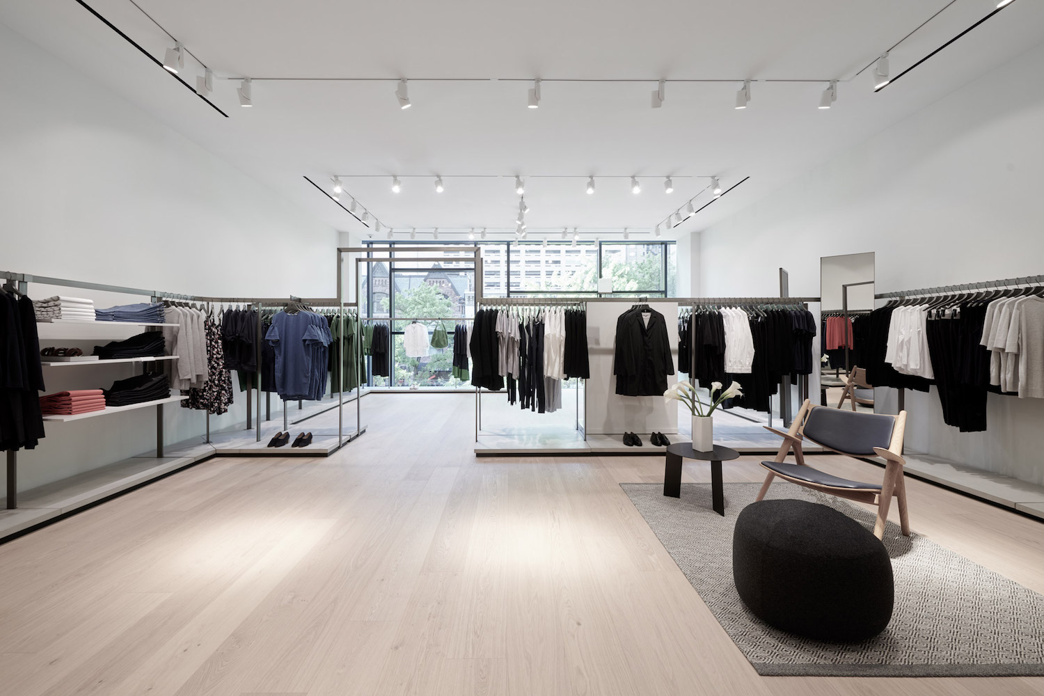 cos-chicago-mies-van-der-rohe-piet-mondrian-interiors-retail_dezeen_2364_col_2