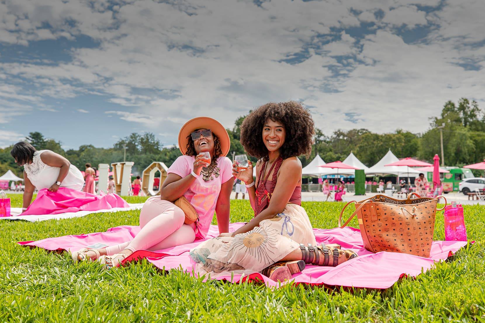 Célébrez en Rosé Wine and Music Festival coming to Chicago June 25-2