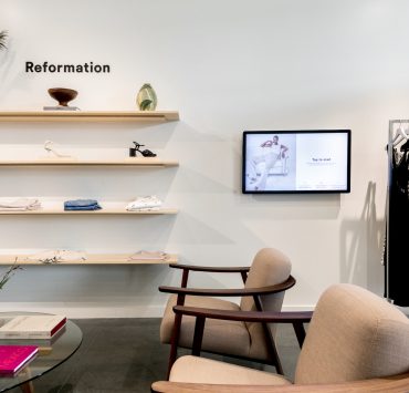 Image of News announcing Eco-Friendly Celeb Favorite fashion brand Reformation Opens Second Chicago Area Store at Oakbrook