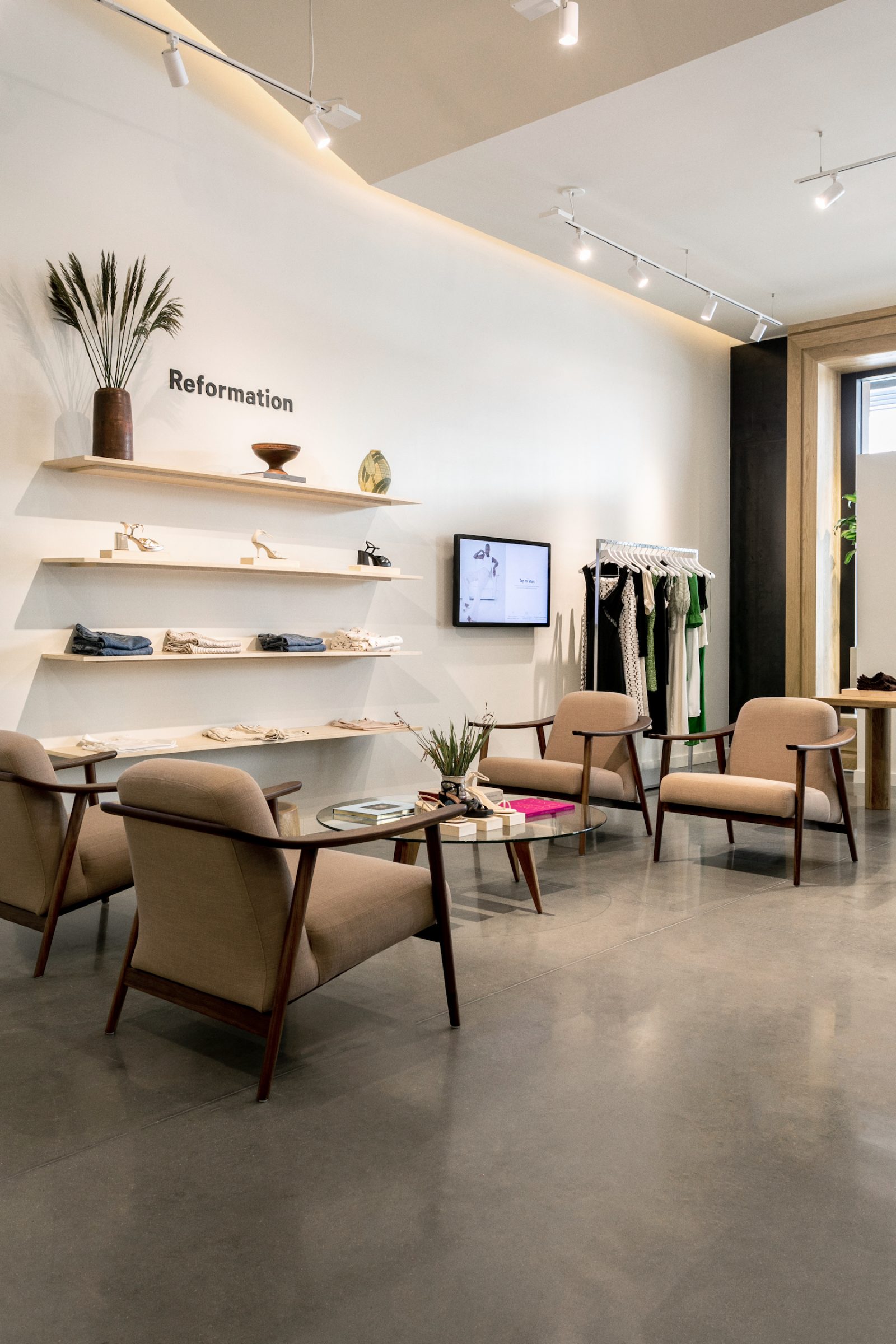 Image of News announcing Eco-Friendly Celeb Favorite fashion brand Reformation Opens Second Chicago Area Store at Oakbrook