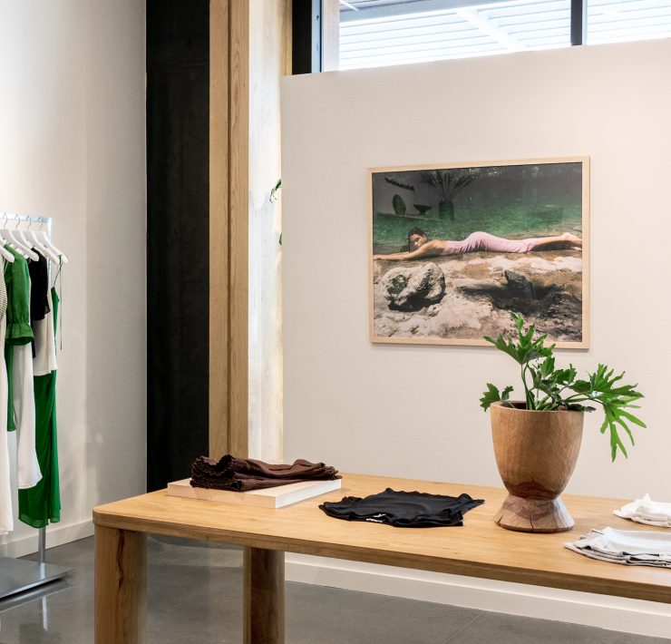 Image of News announcing Eco-Friendly Celeb Favorite fashion brand Reformation Opens Second Chicago Area Store at Oakbrook